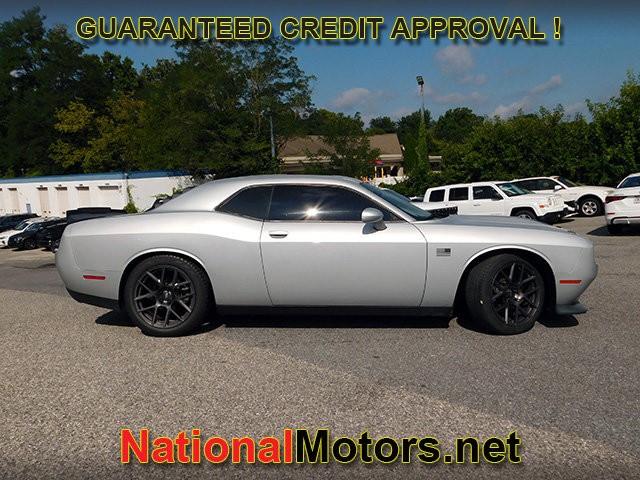 Dodge Challenger Vehicle Full-screen Gallery Image 04