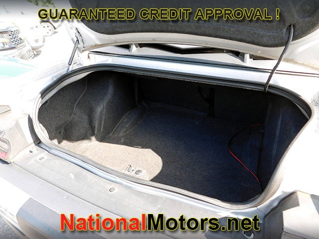 Dodge Challenger Vehicle Full-screen Gallery Image 07