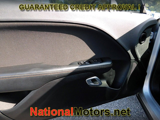 Dodge Challenger Vehicle Full-screen Gallery Image 10