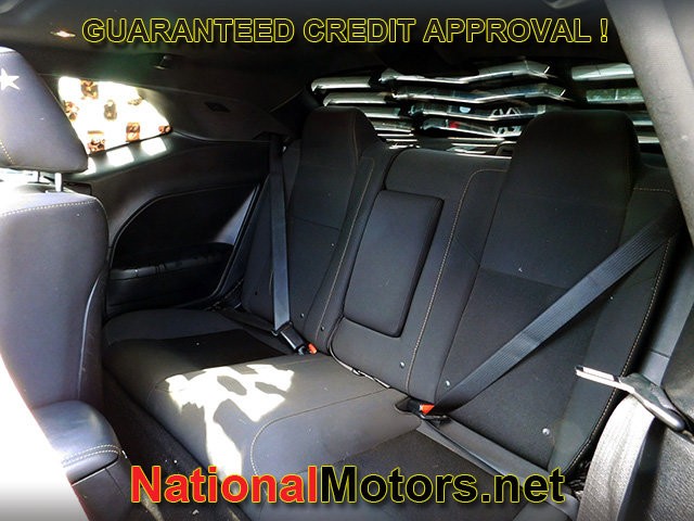 Dodge Challenger Vehicle Full-screen Gallery Image 11