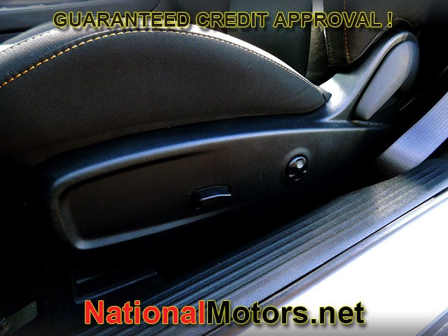 Dodge Challenger Vehicle Full-screen Gallery Image 12