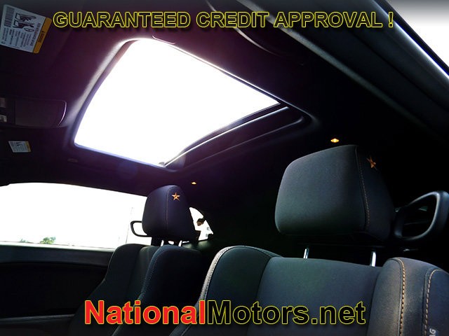 Dodge Challenger Vehicle Full-screen Gallery Image 13