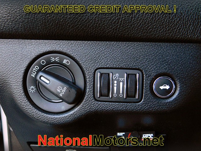Dodge Challenger Vehicle Full-screen Gallery Image 22