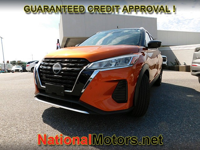 Nissan Kicks Vehicle Full-screen Gallery Image 03