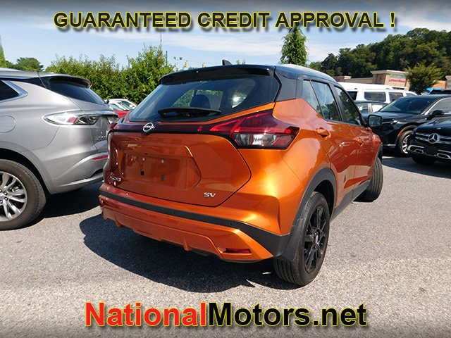 Nissan Kicks Vehicle Full-screen Gallery Image 05