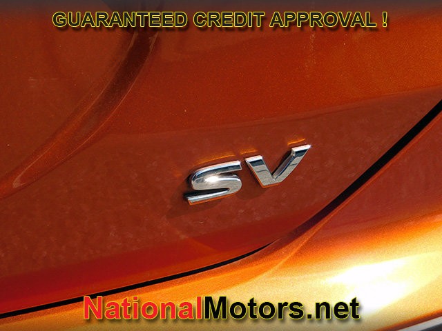 Nissan Kicks Vehicle Full-screen Gallery Image 06