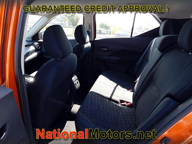 Nissan Kicks Vehicle Full-screen Gallery Image 10