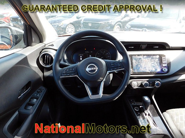Nissan Kicks Vehicle Full-screen Gallery Image 11