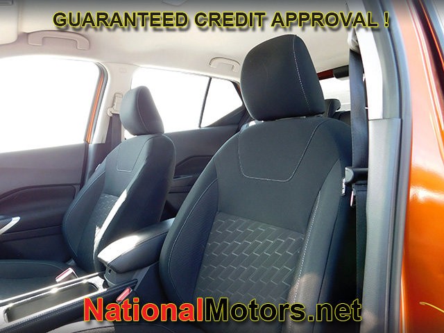 Nissan Kicks Vehicle Full-screen Gallery Image 14
