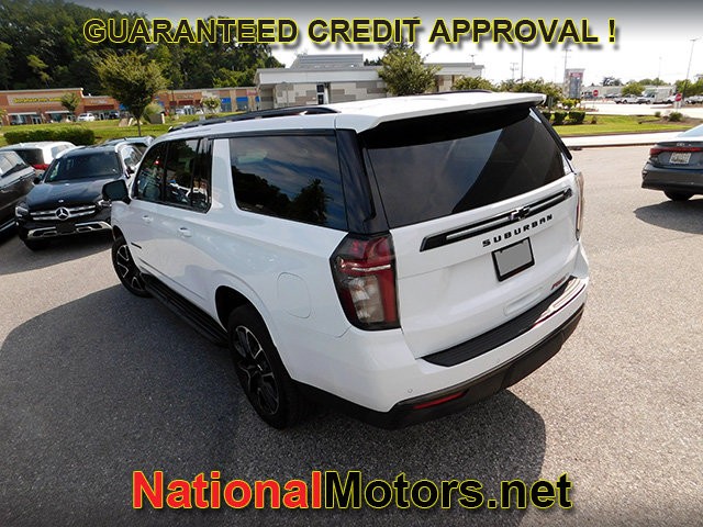 Chevrolet Suburban Vehicle Full-screen Gallery Image 07