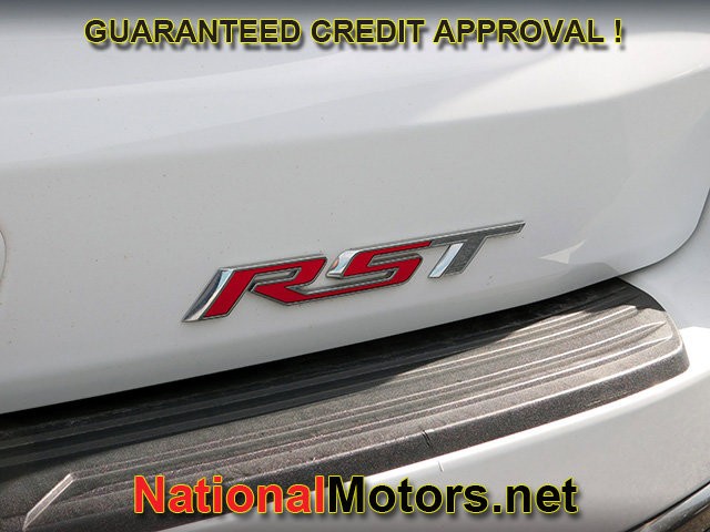 Chevrolet Suburban Vehicle Full-screen Gallery Image 08