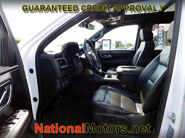 Chevrolet Suburban Vehicle Full-screen Gallery Image 19