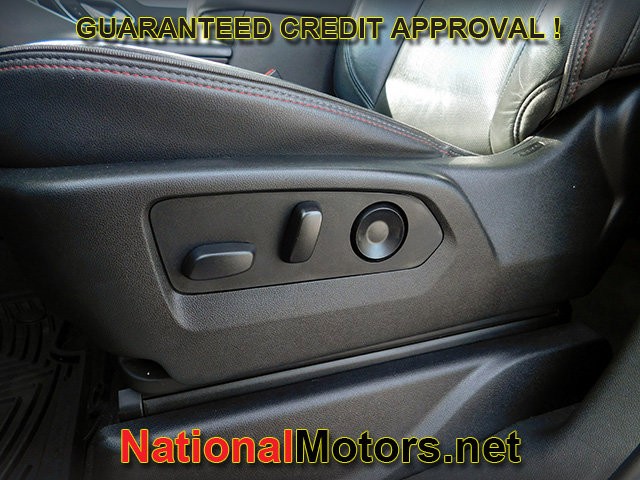 Chevrolet Suburban Vehicle Full-screen Gallery Image 20