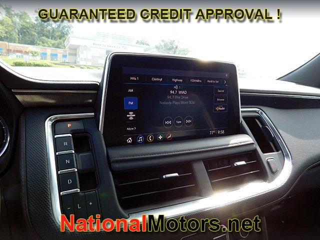 Chevrolet Suburban Vehicle Full-screen Gallery Image 22