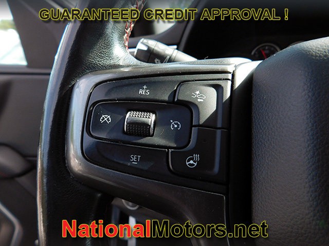 Chevrolet Suburban Vehicle Full-screen Gallery Image 27