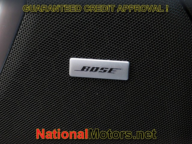 Chevrolet Suburban Vehicle Full-screen Gallery Image 31