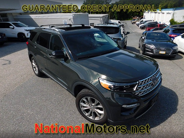 Ford Explorer Vehicle Full-screen Gallery Image 02