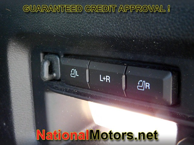 Ford Explorer Vehicle Full-screen Gallery Image 13