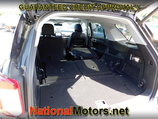Ford Explorer Vehicle Full-screen Gallery Image 14