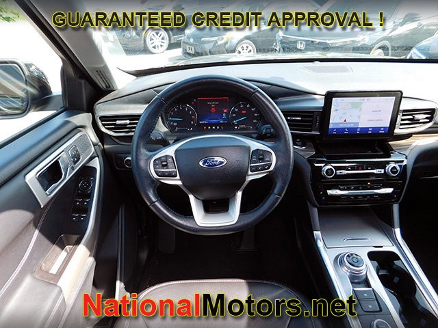 Ford Explorer Vehicle Full-screen Gallery Image 20