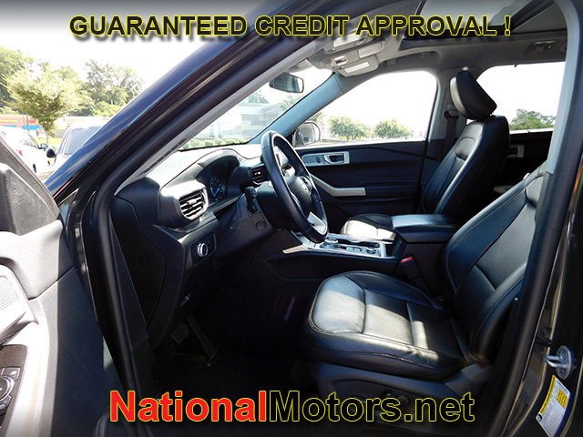 Ford Explorer Vehicle Full-screen Gallery Image 24