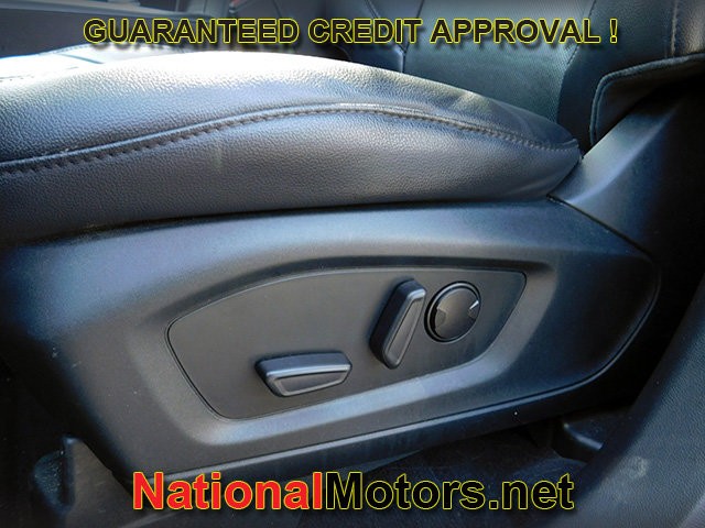 Ford Explorer Vehicle Full-screen Gallery Image 25
