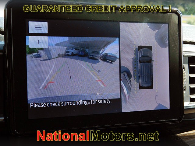 Ford Explorer Vehicle Full-screen Gallery Image 29