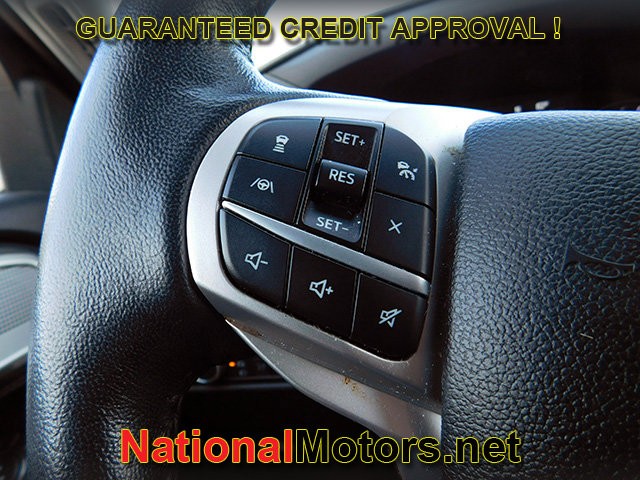 Ford Explorer Vehicle Full-screen Gallery Image 34