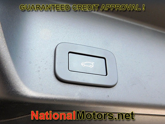 Land Rover Range Rover Evoque Vehicle Full-screen Gallery Image 09