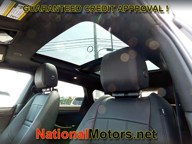 Land Rover Range Rover Evoque Vehicle Full-screen Gallery Image 20