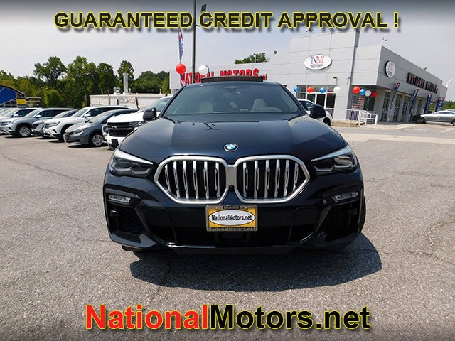 BMW X6 Vehicle Full-screen Gallery Image 03