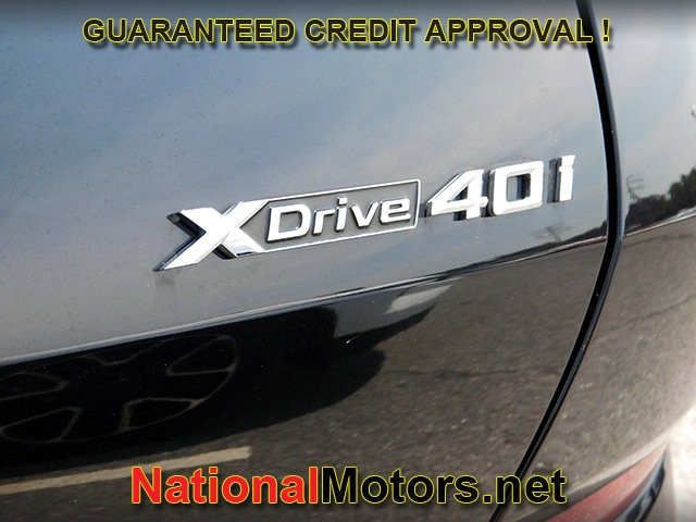 BMW X6 Vehicle Full-screen Gallery Image 09