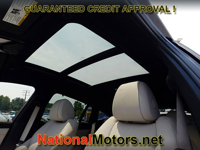 BMW X6 Vehicle Full-screen Gallery Image 22