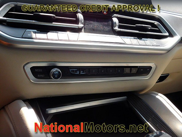 BMW X6 Vehicle Full-screen Gallery Image 25