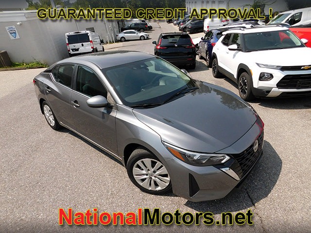 Nissan Sentra Vehicle Full-screen Gallery Image 02