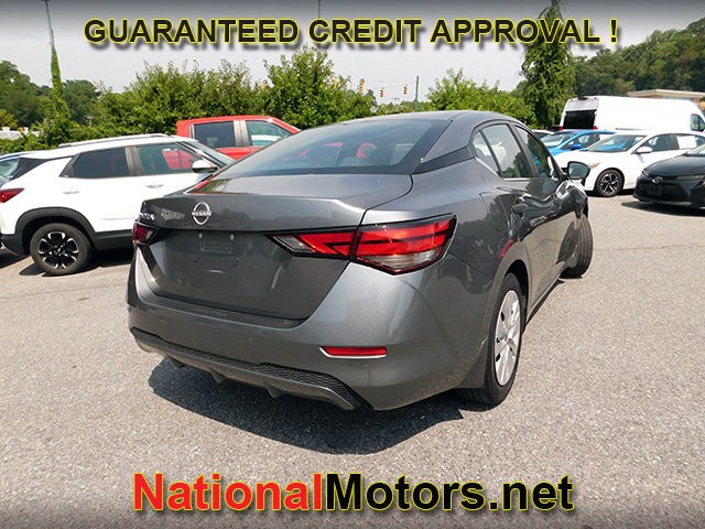 Nissan Sentra Vehicle Full-screen Gallery Image 06