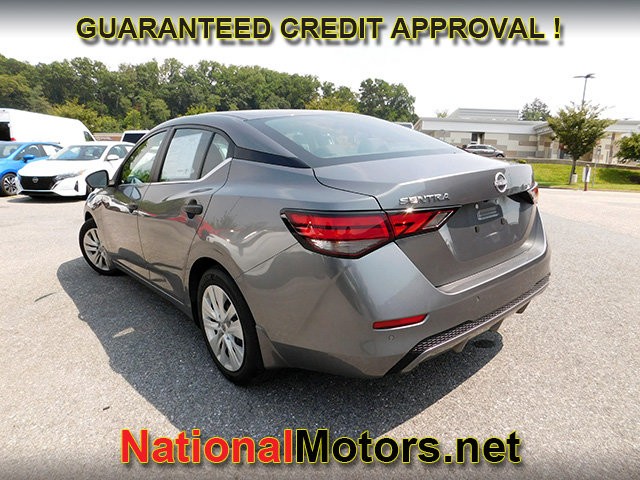 Nissan Sentra Vehicle Full-screen Gallery Image 07