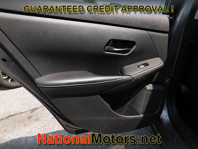 Nissan Sentra Vehicle Full-screen Gallery Image 10