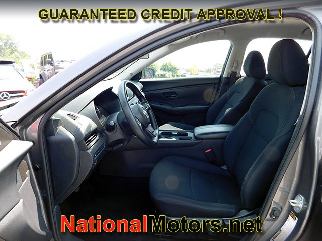 Nissan Sentra Vehicle Full-screen Gallery Image 15