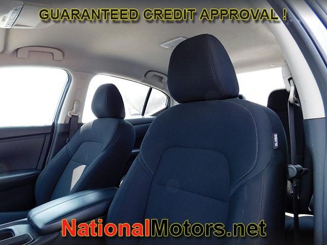 Nissan Sentra Vehicle Full-screen Gallery Image 16