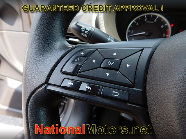 Nissan Sentra Vehicle Full-screen Gallery Image 21
