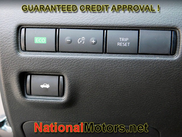 Nissan Sentra Vehicle Full-screen Gallery Image 23