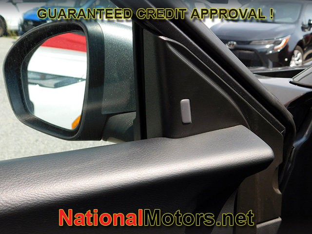 Nissan Sentra Vehicle Full-screen Gallery Image 24