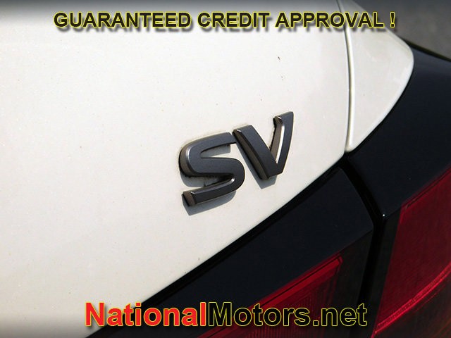 Nissan Altima Vehicle Full-screen Gallery Image 08