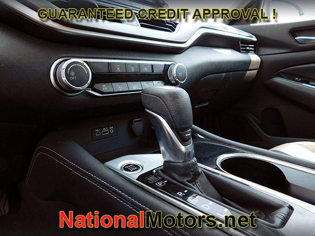 Nissan Altima Vehicle Full-screen Gallery Image 18
