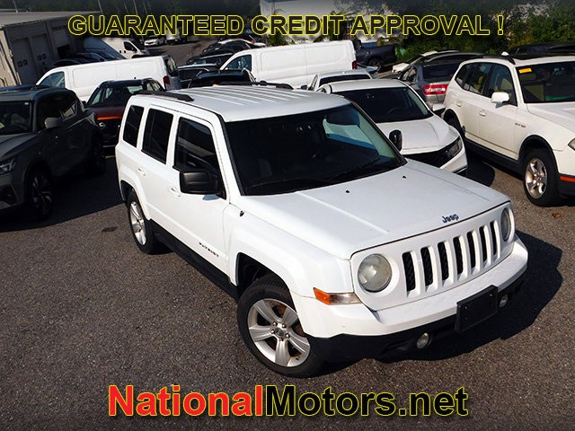 Jeep Patriot Vehicle Full-screen Gallery Image 02
