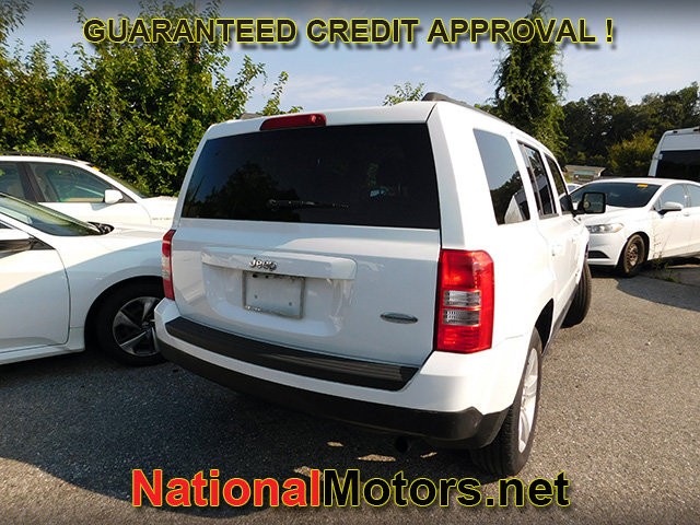 Jeep Patriot Vehicle Full-screen Gallery Image 05