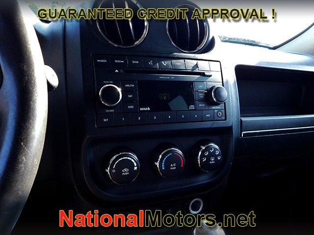 Jeep Patriot Vehicle Full-screen Gallery Image 14