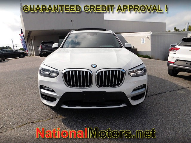 BMW X3 Vehicle Full-screen Gallery Image 03