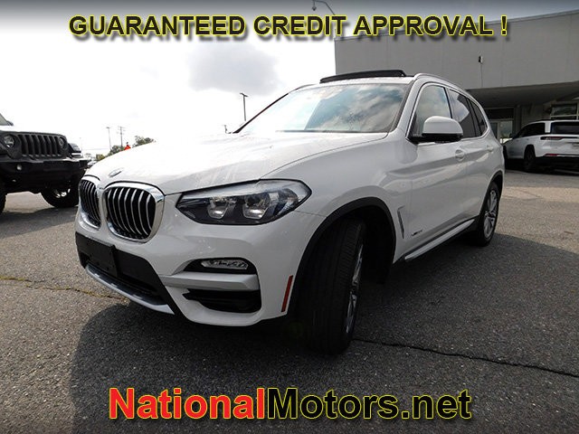 BMW X3 Vehicle Full-screen Gallery Image 04